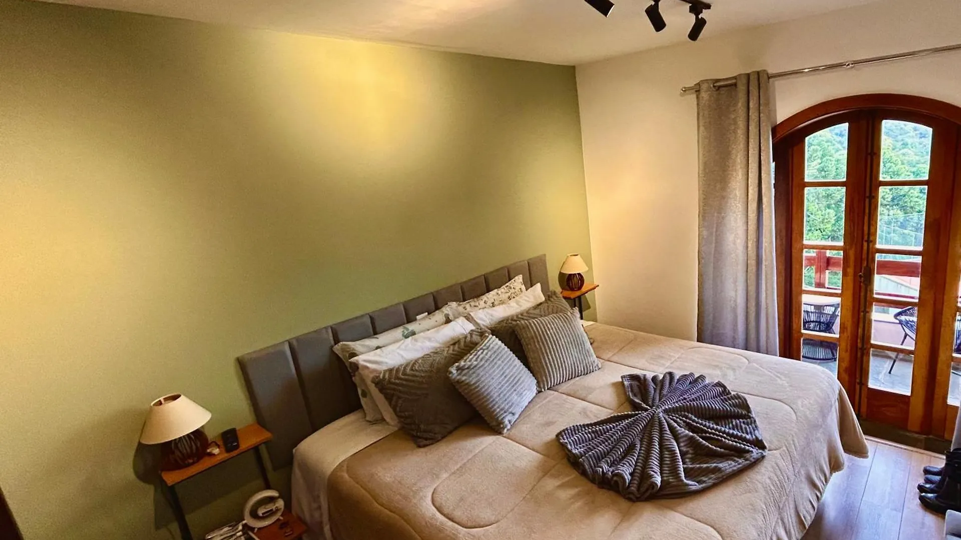 Aparthotel Duplex Luxo Quatre Saisons Mbflats Campos Do Jordao 1 Brasile